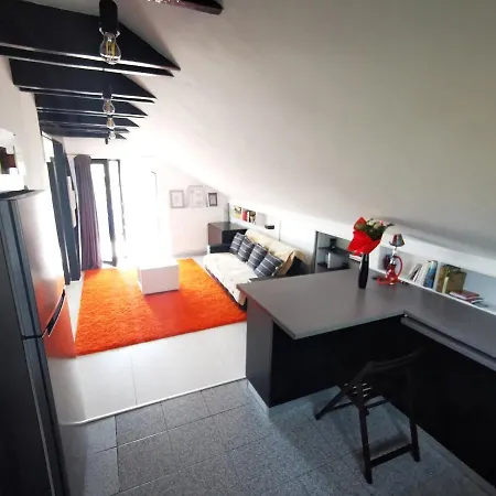 Appartement Cozy La Mansarda Miroslava Exterior photo